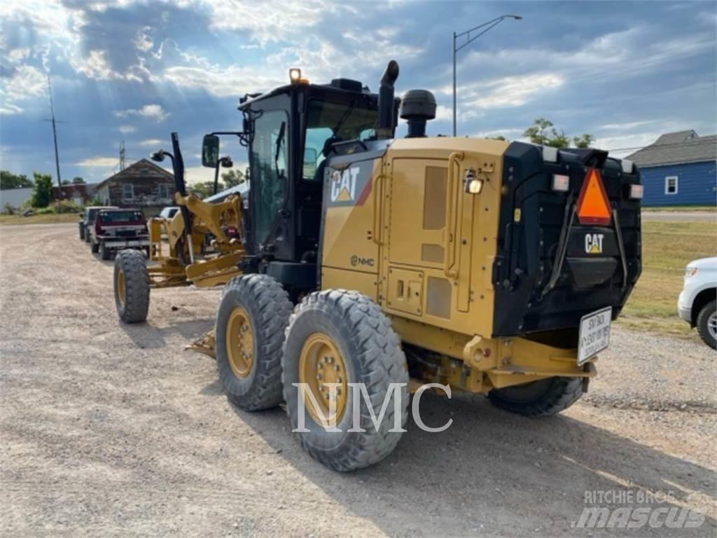 CAT 12M3 Tiehöylät