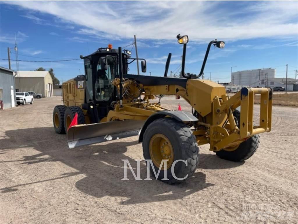 CAT 12M3 Tiehöylät