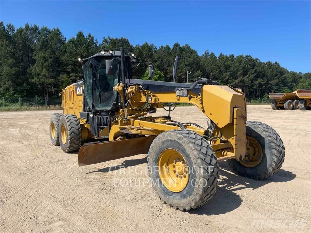 CAT 12M3 Tiehöylät