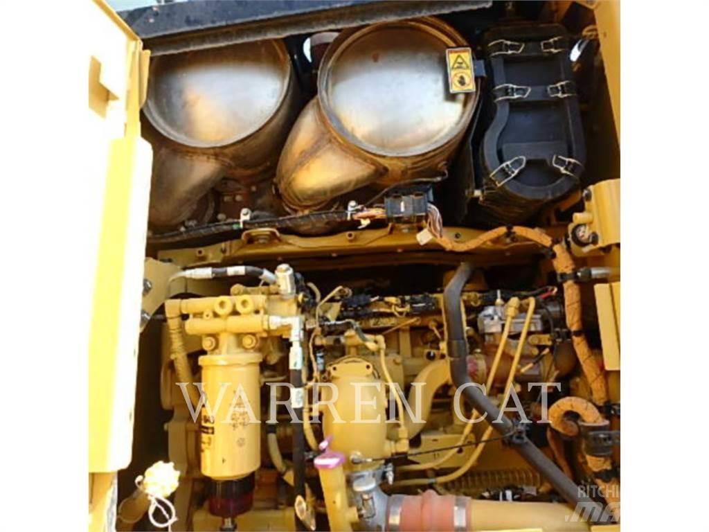 CAT 12M3 Tiehöylät