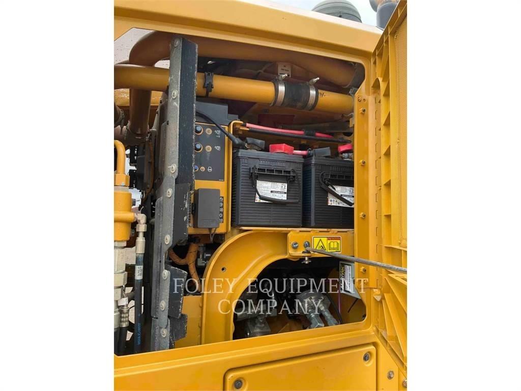 CAT 12M3 Tiehöylät