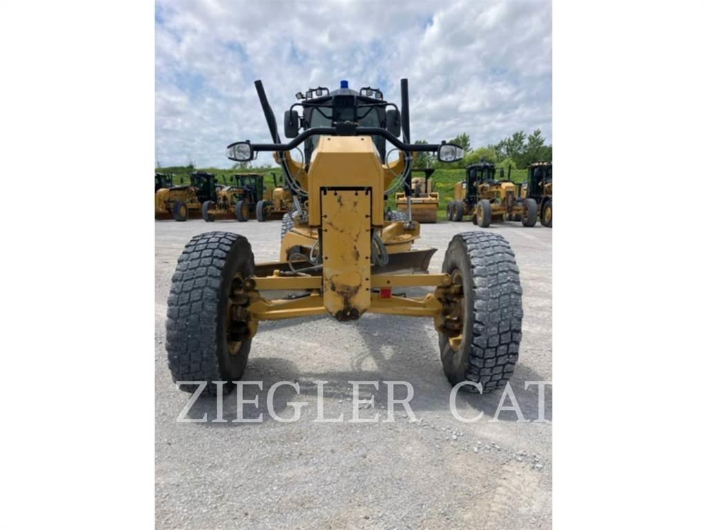 CAT 12M3 Tiehöylät