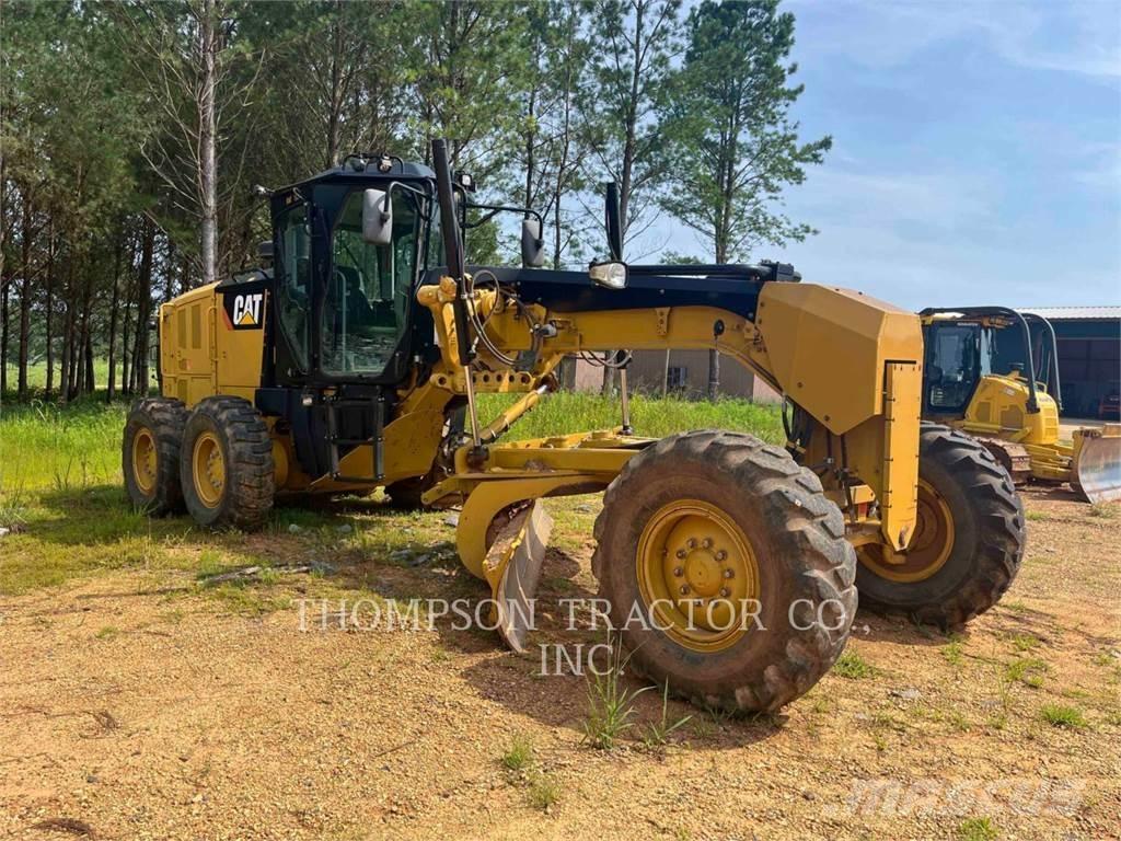 CAT 12M3 Tiehöylät