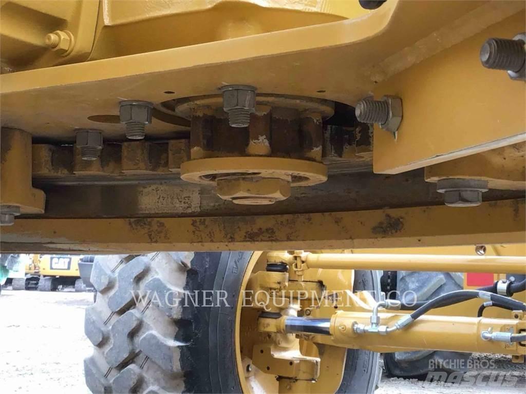 CAT 12M3 Tiehöylät