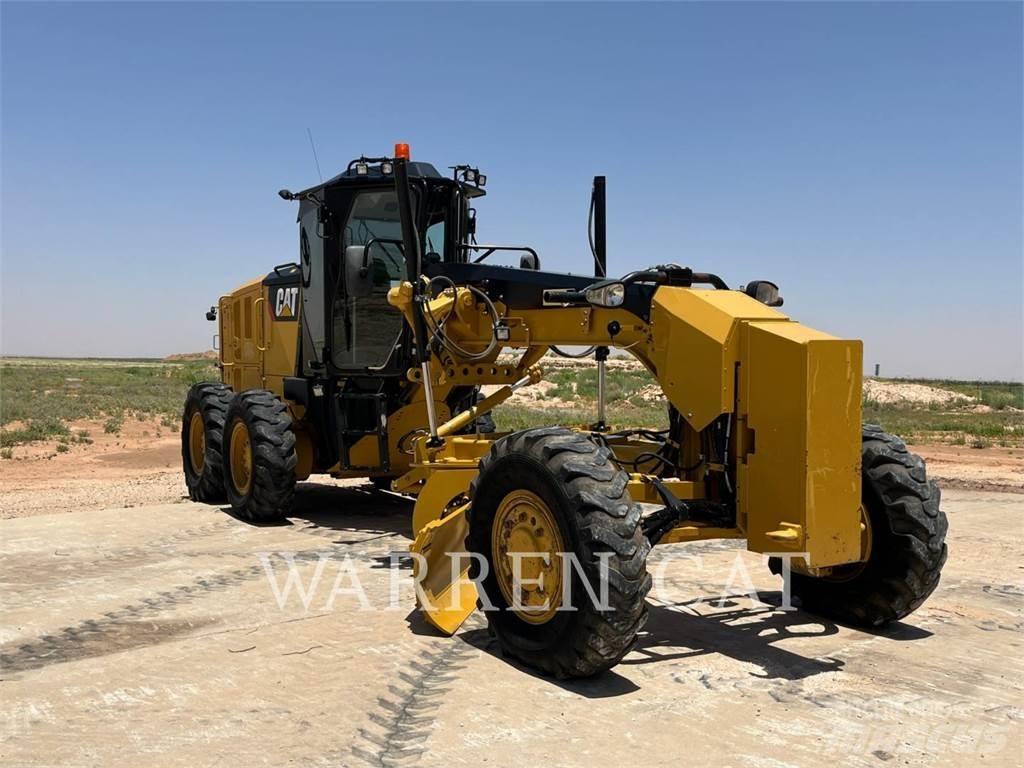 CAT 12M3 AWD Tiehöylät