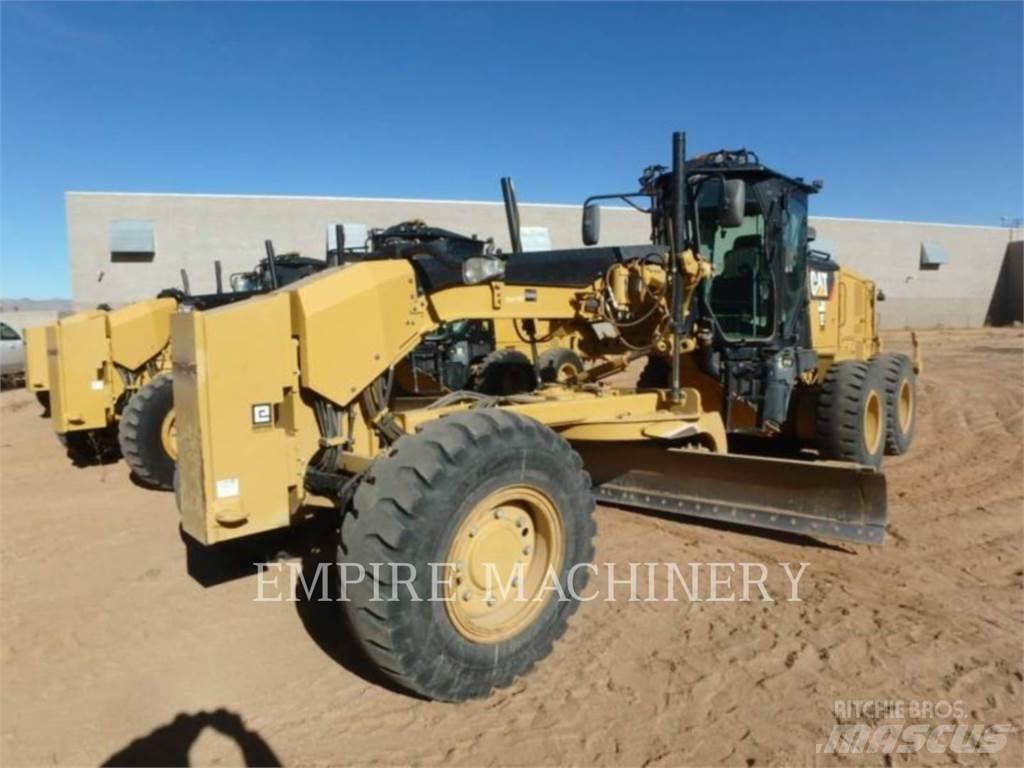 CAT 12M3 AWD Tiehöylät