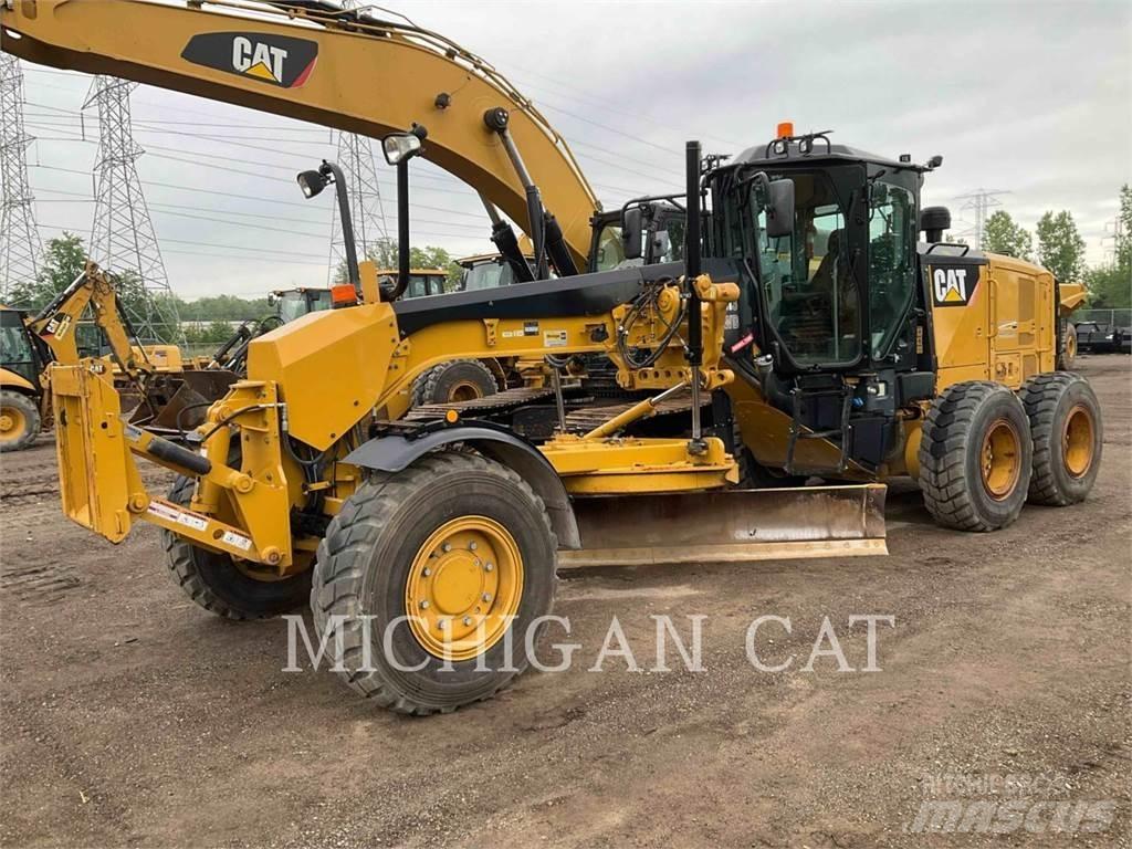 CAT 12M3 AWD Tiehöylät