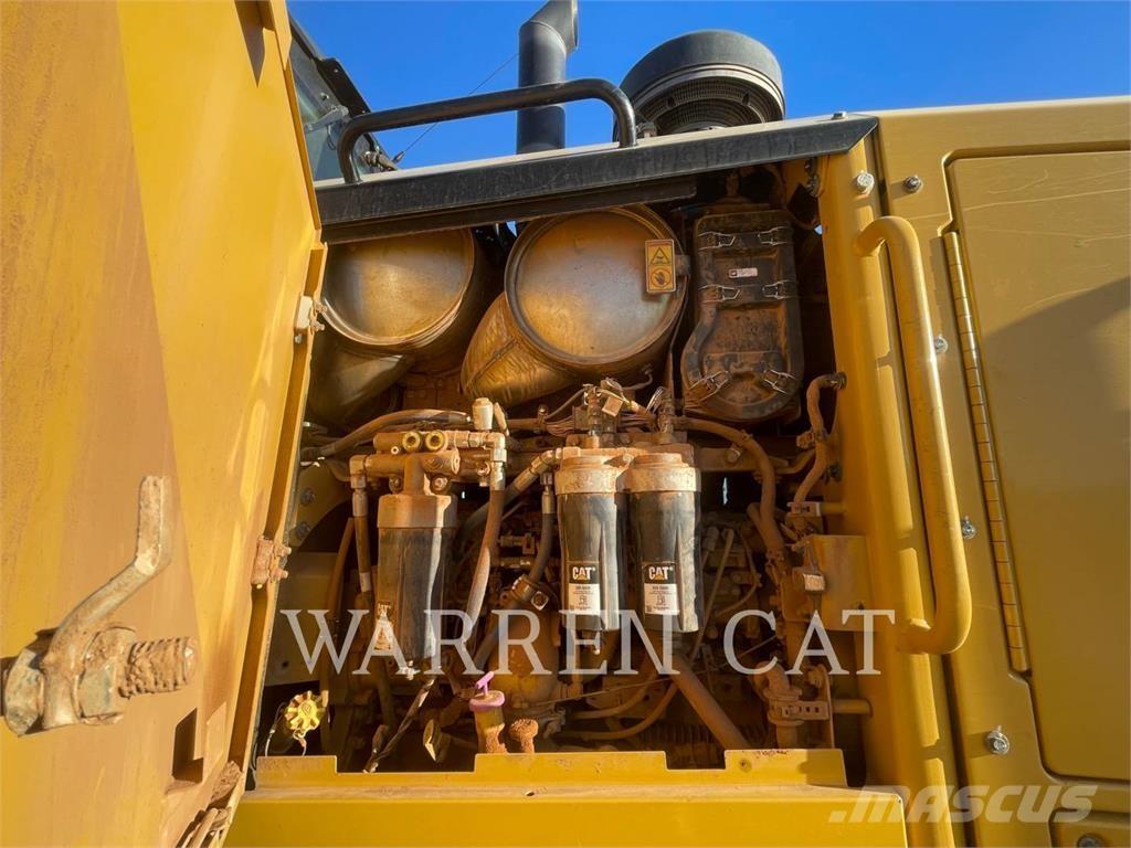 CAT 12M3 AWD Tiehöylät