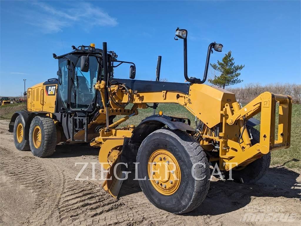 CAT 12M3AWD Tiehöylät