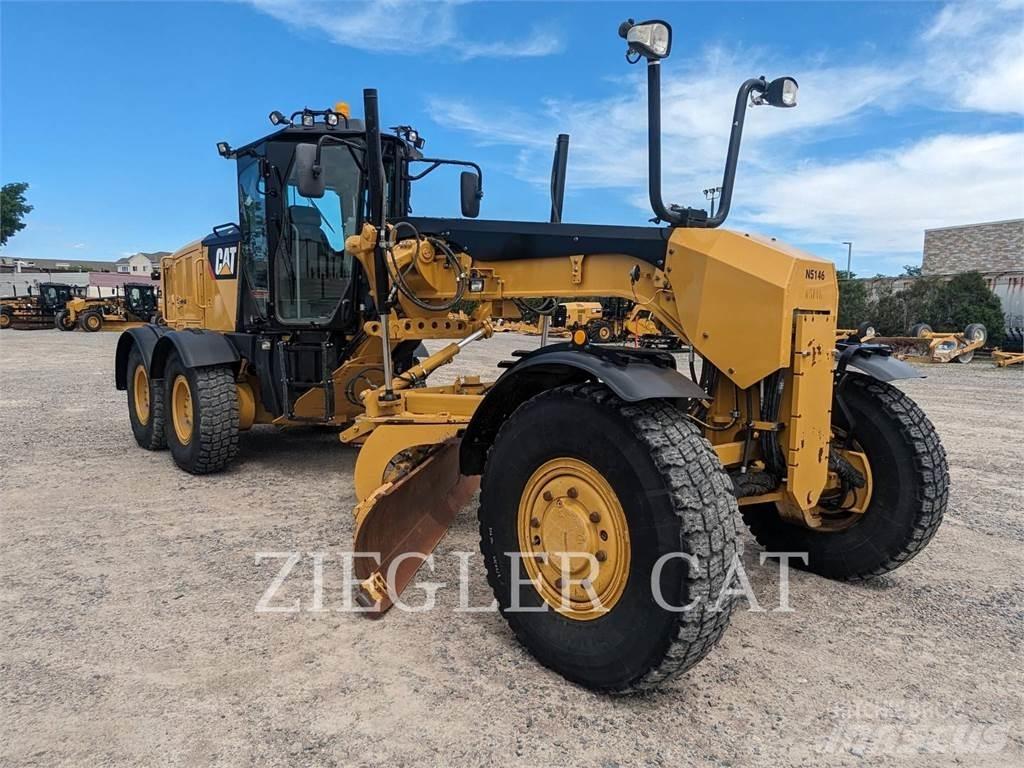 CAT 12M3AWD Tiehöylät