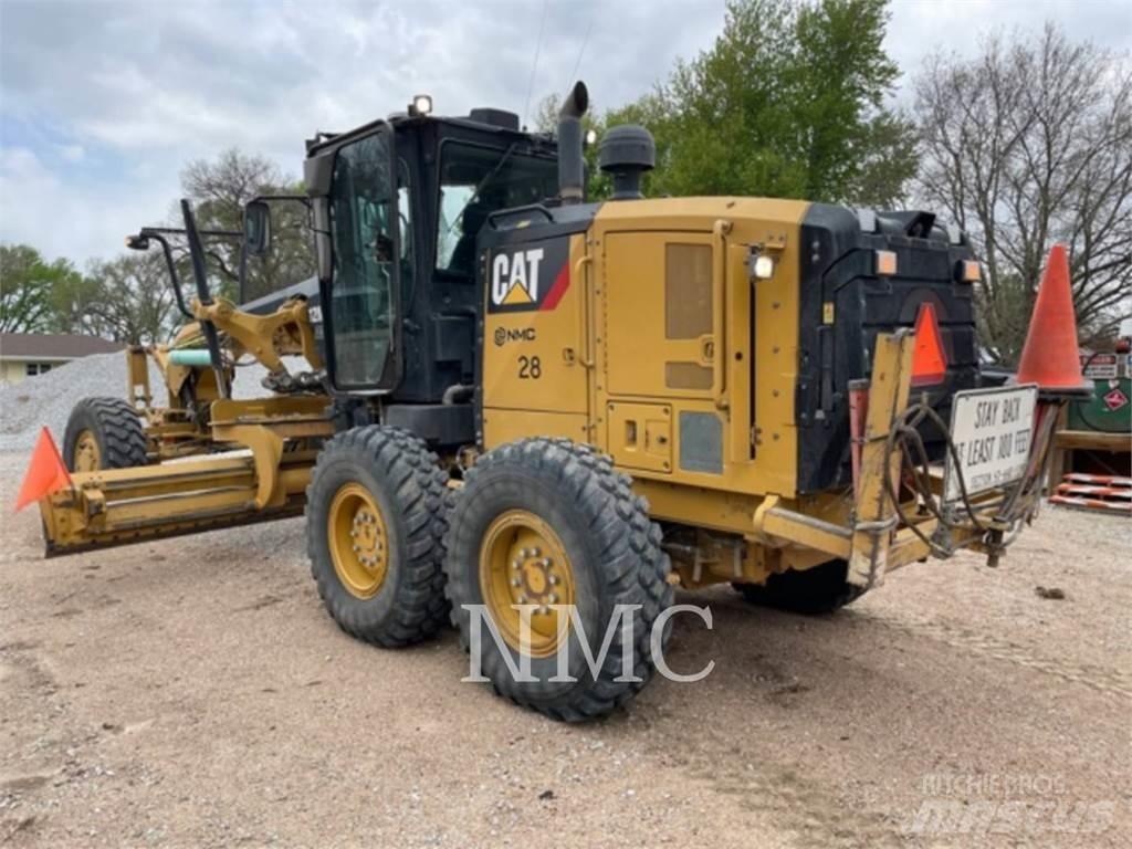 CAT 12M3AWD Tiehöylät