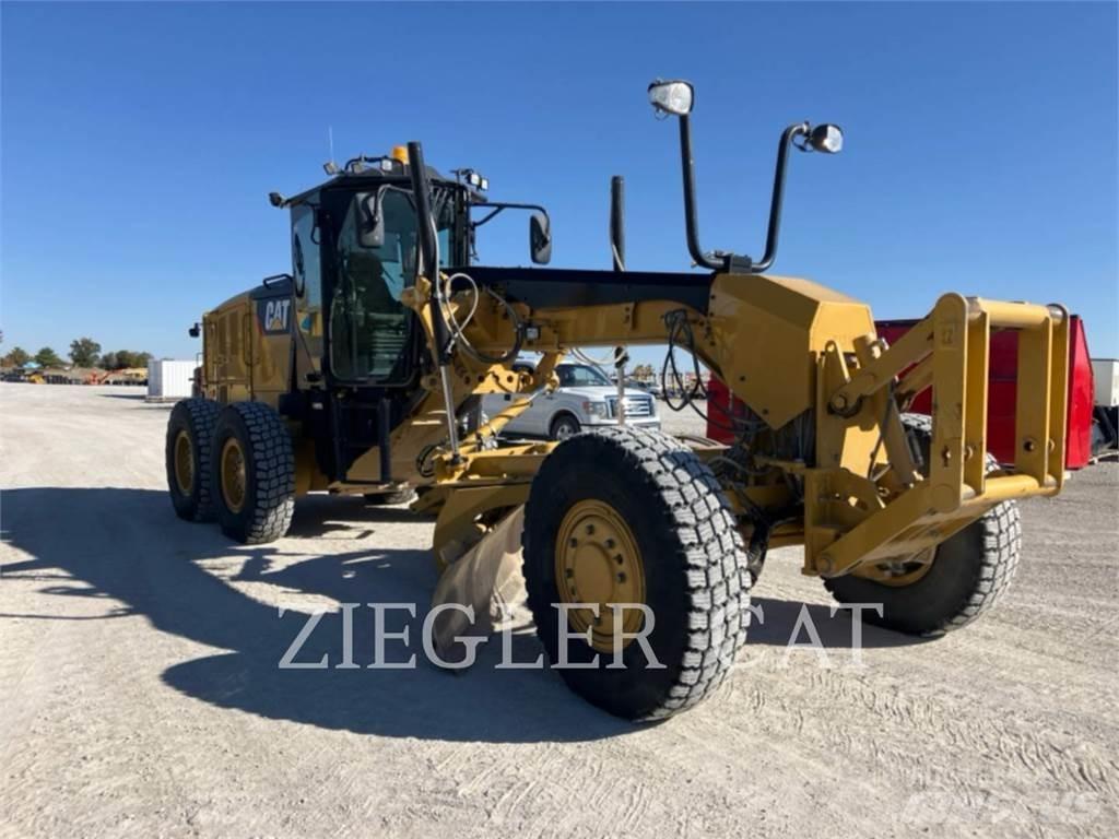 CAT 12M3AWD Tiehöylät