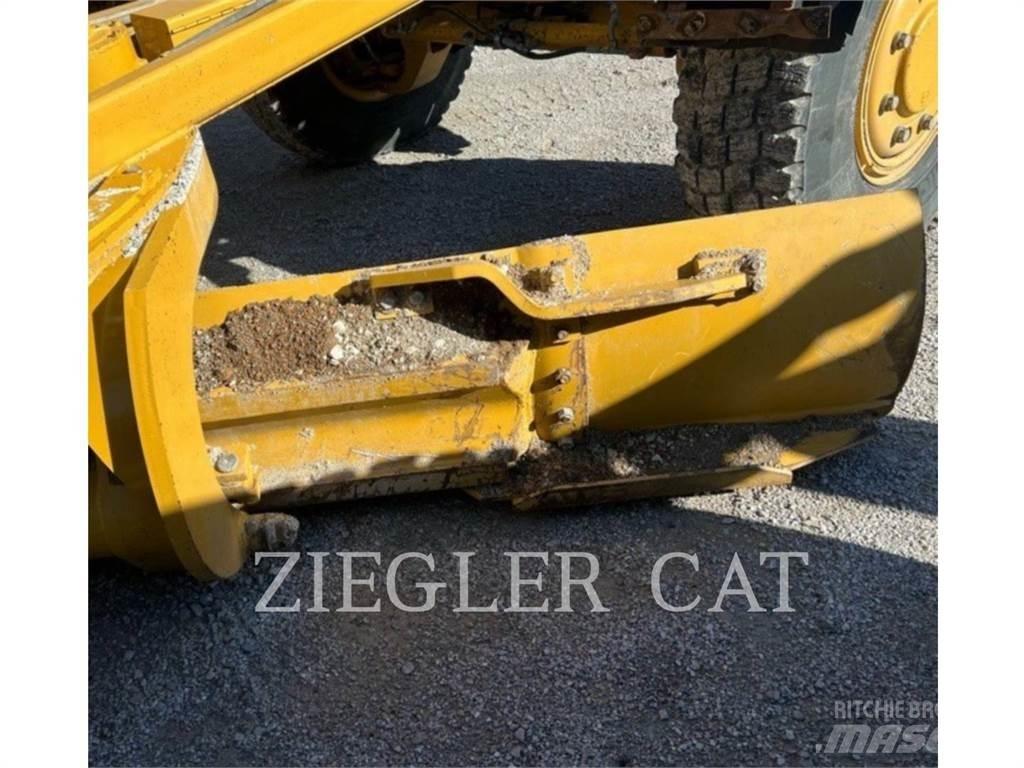 CAT 12M3AWD Tiehöylät