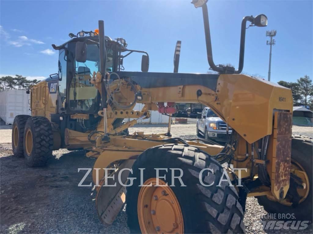 CAT 12M3AWD Tiehöylät