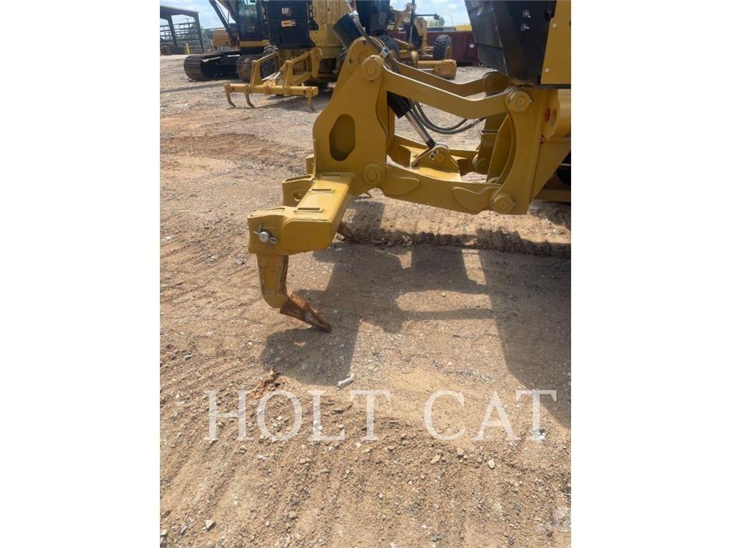 CAT 140 Tiehöylät