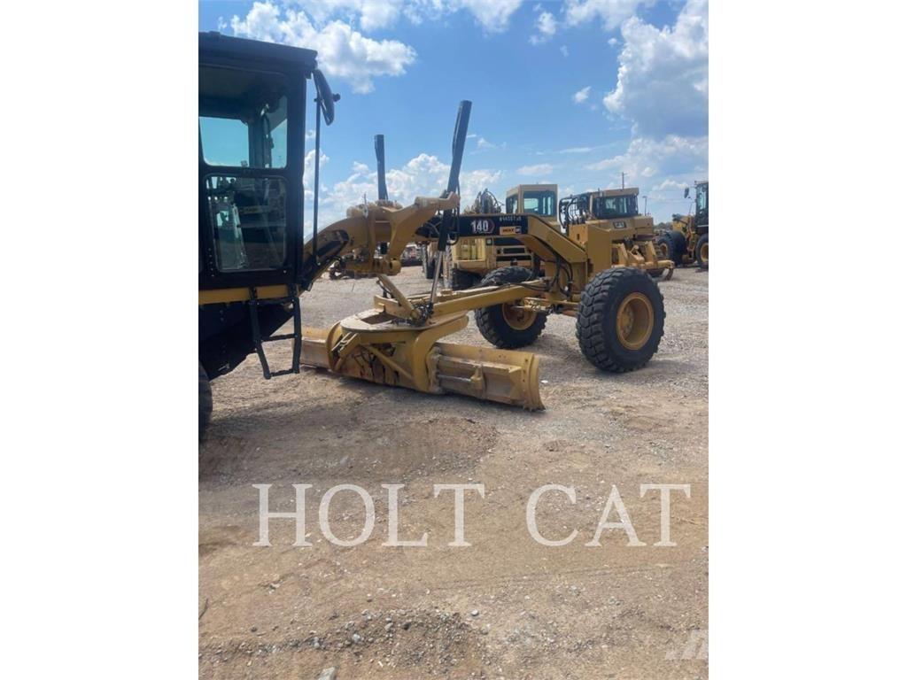 CAT 140 Tiehöylät
