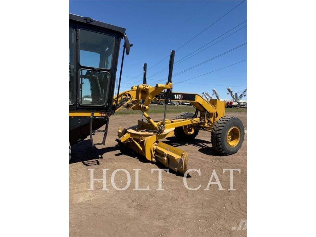 CAT 140 Tiehöylät
