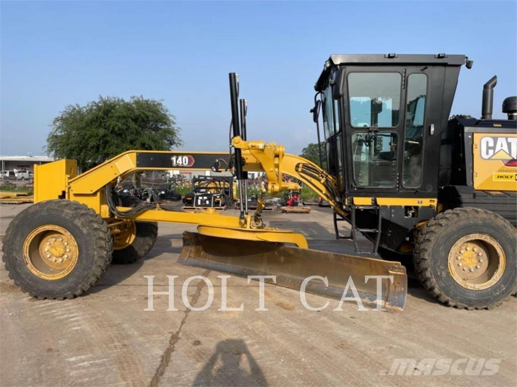 CAT 140 Tiehöylät