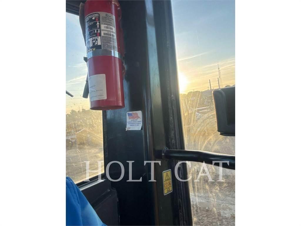 CAT 140 AWD Tiehöylät