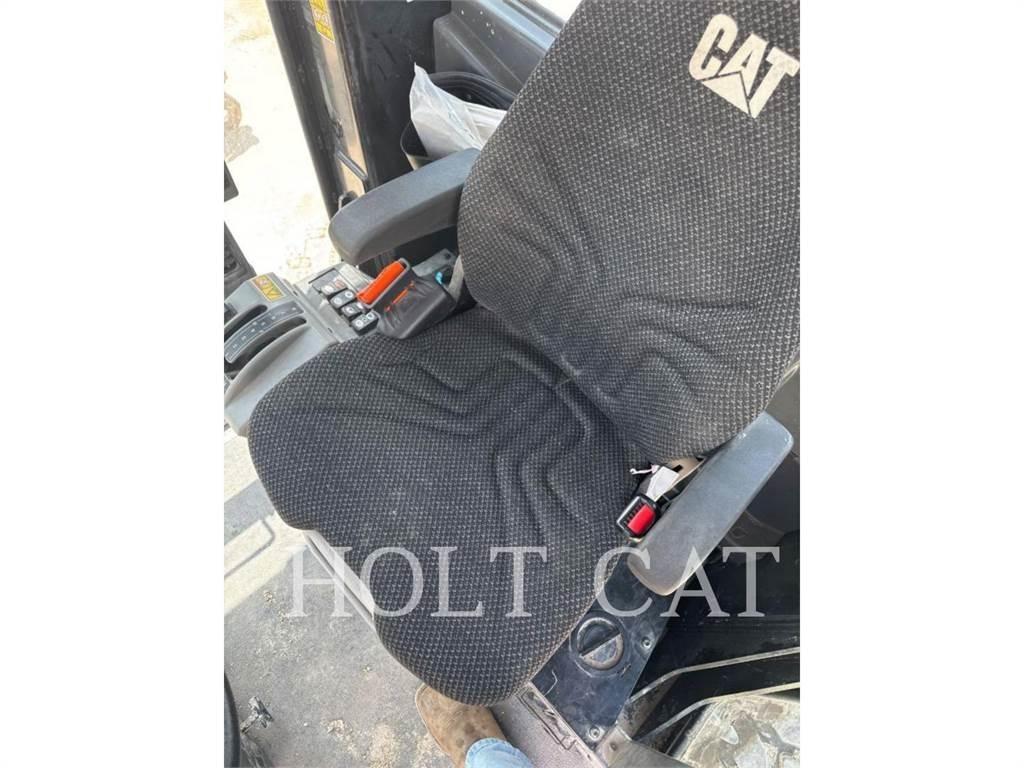 CAT 140 AWD Tiehöylät