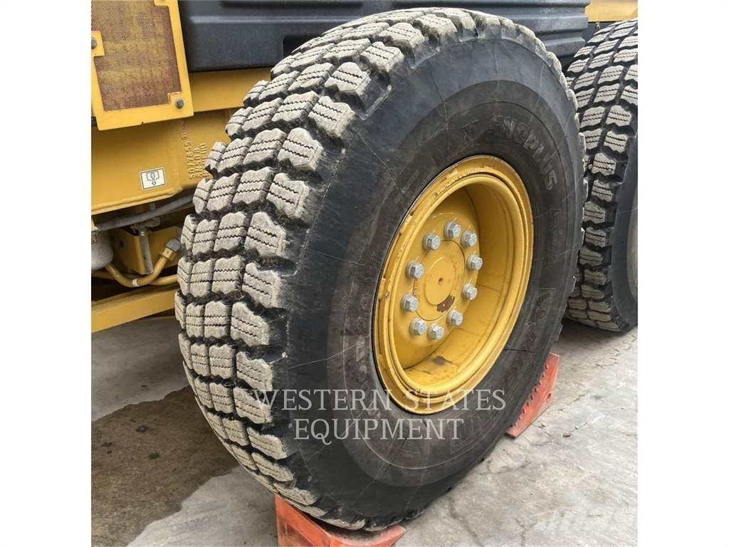 CAT 140 AWD Tiehöylät