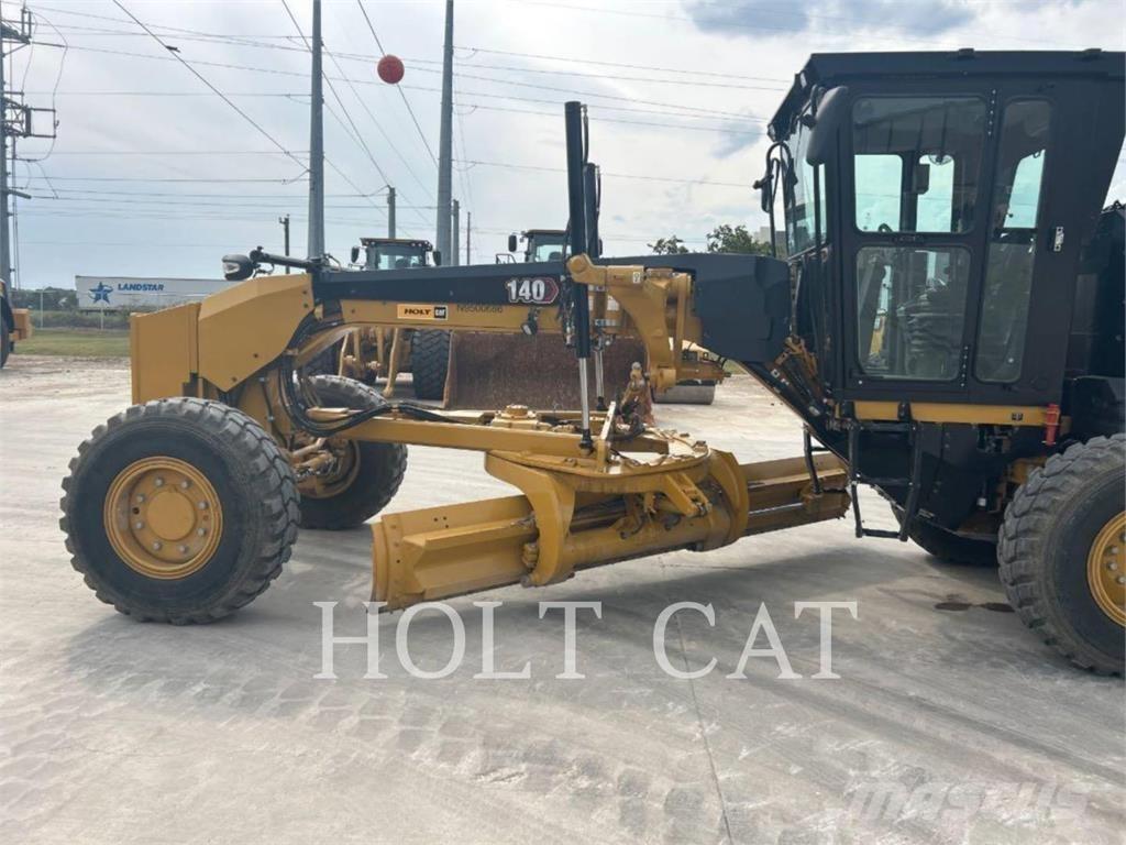 CAT 140 AWD Tiehöylät