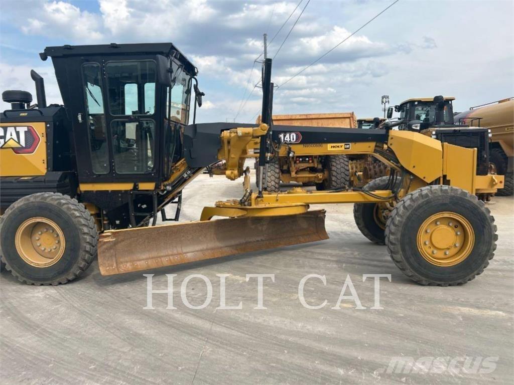 CAT 140 AWD Tiehöylät