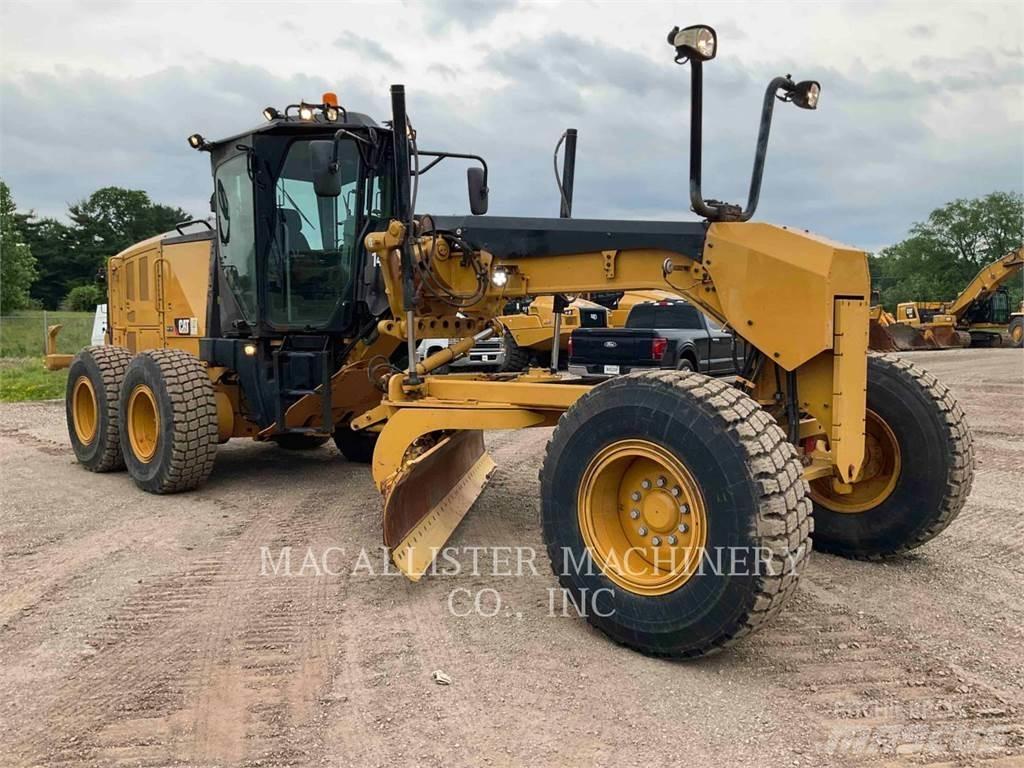 CAT 140 M2 Tiehöylät