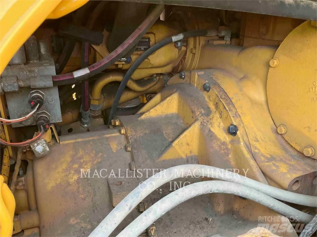 CAT 140 M2 Tiehöylät