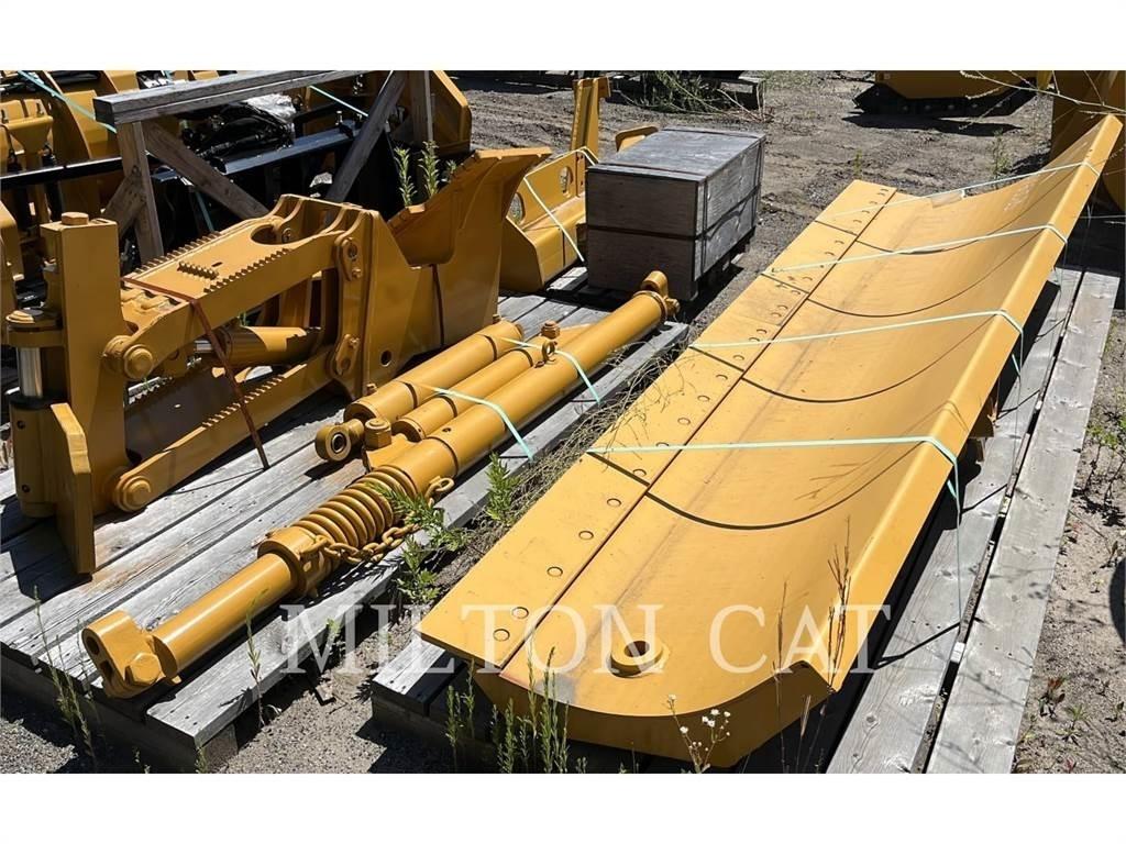 CAT 140 MASTLESS WING Lumilingot