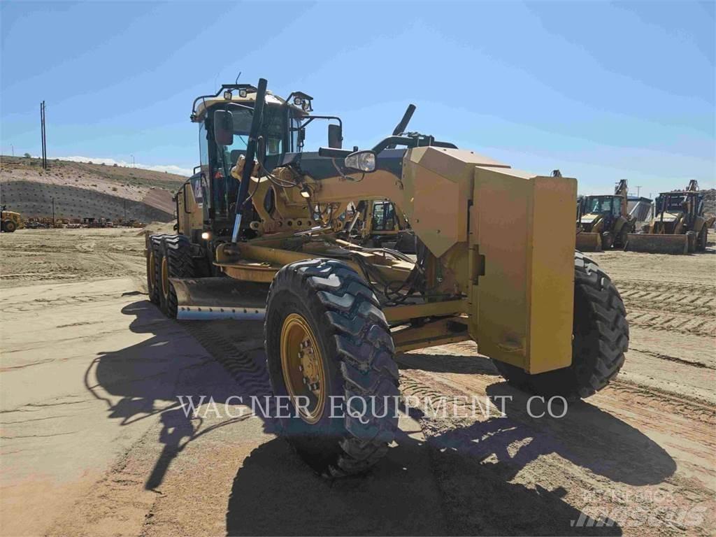 CAT 140M Tiehöylät