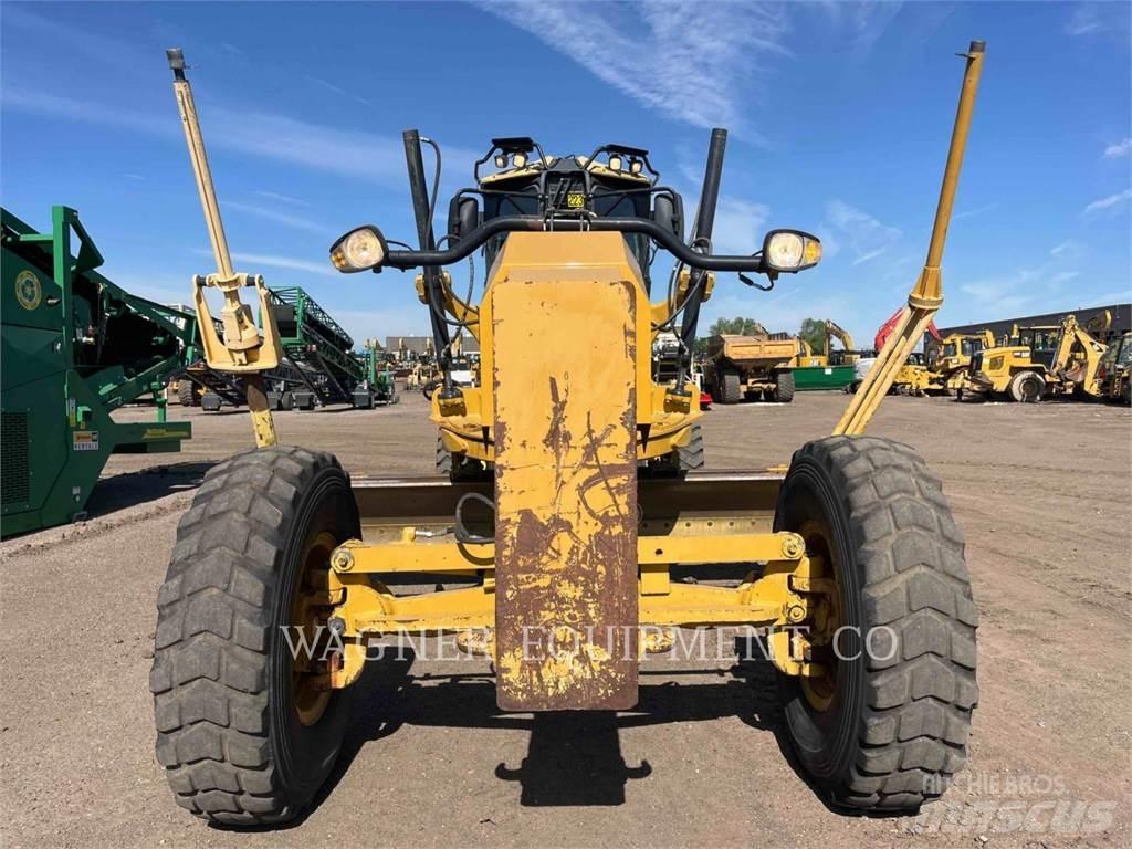 CAT 140M Tiehöylät