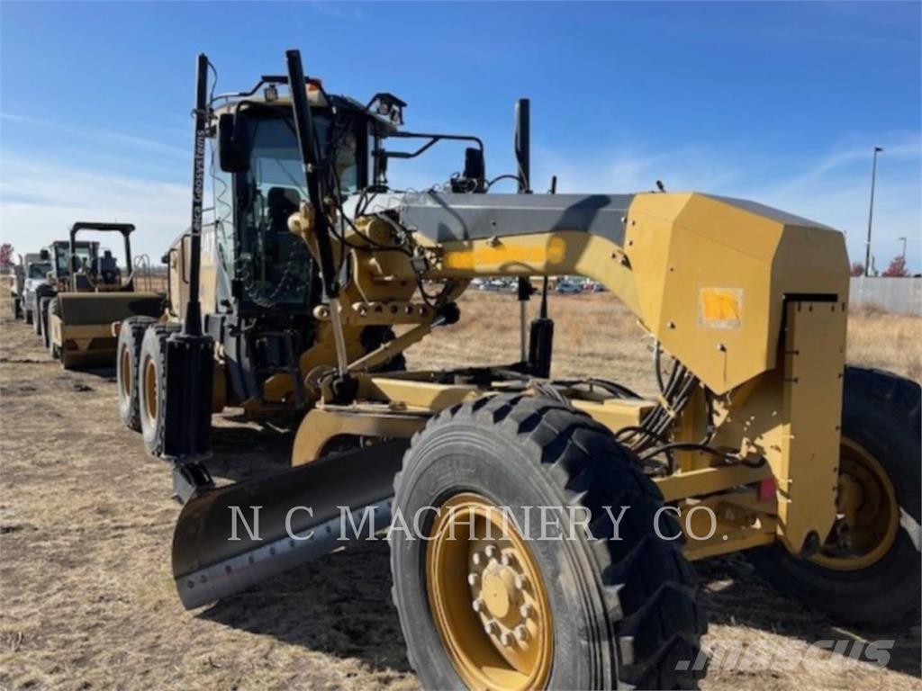 CAT 140M Tiehöylät