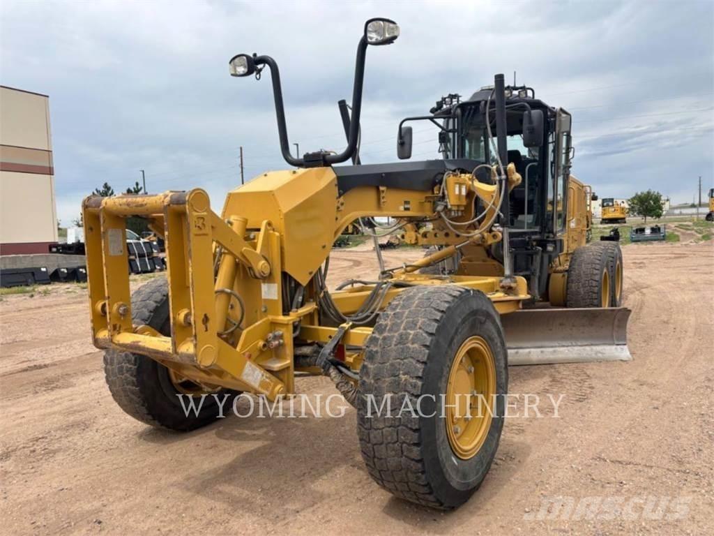 CAT 140M 2 Tiehöylät