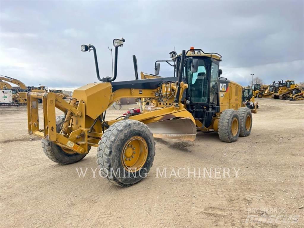 CAT 140M 2 Tiehöylät