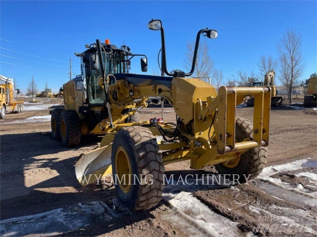 CAT 140M 2 Tiehöylät
