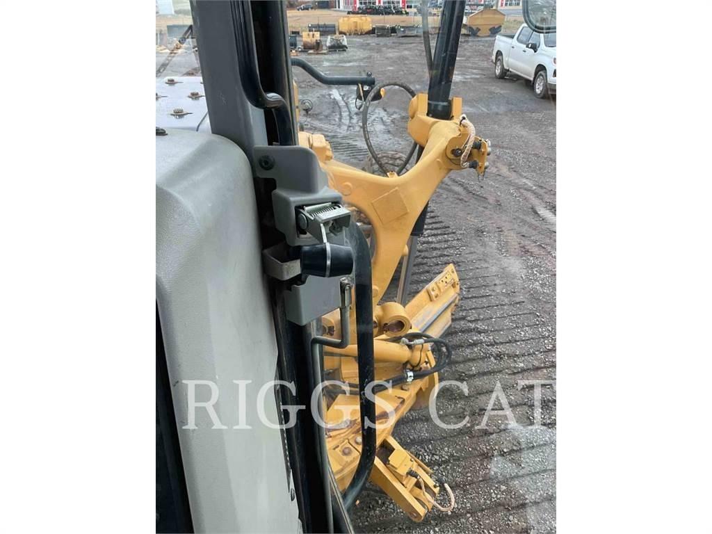 CAT 140M LC17 Tiehöylät