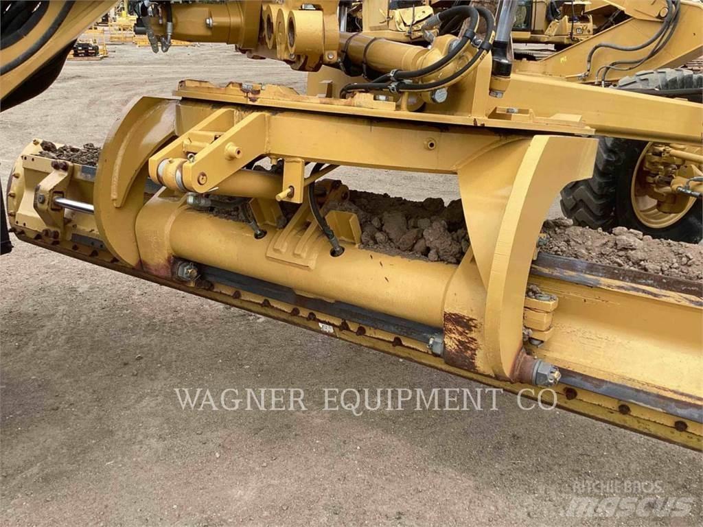 CAT 140M2 Tiehöylät