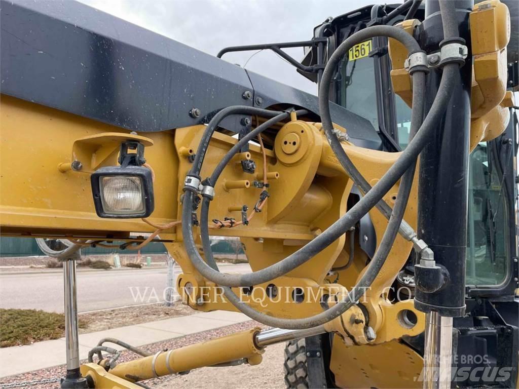 CAT 140M2 Tiehöylät