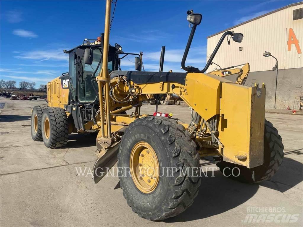 CAT 140M2 AWD Tiehöylät