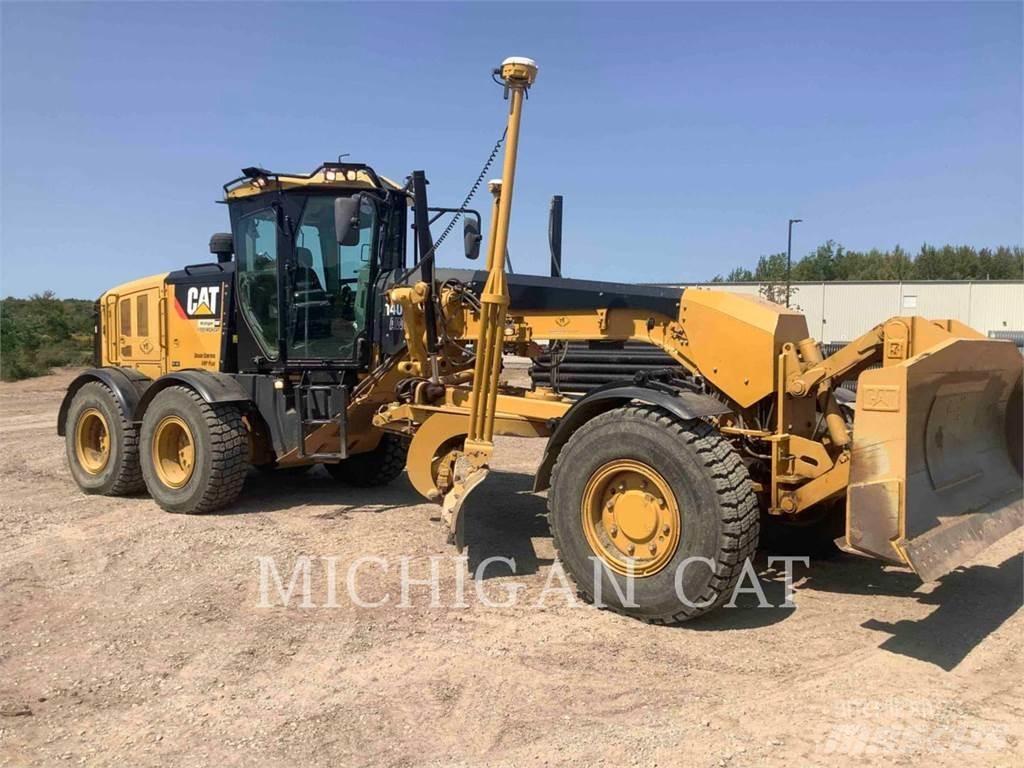 CAT 140M2 AWD Tiehöylät