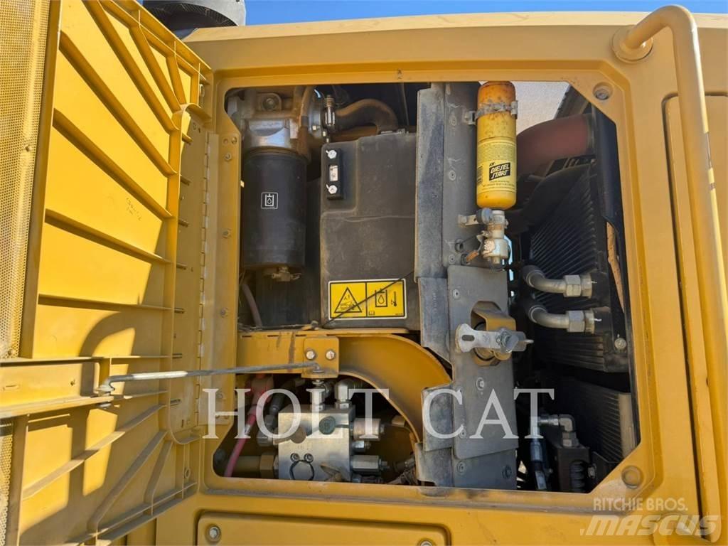 CAT 140M2 AWD Tiehöylät