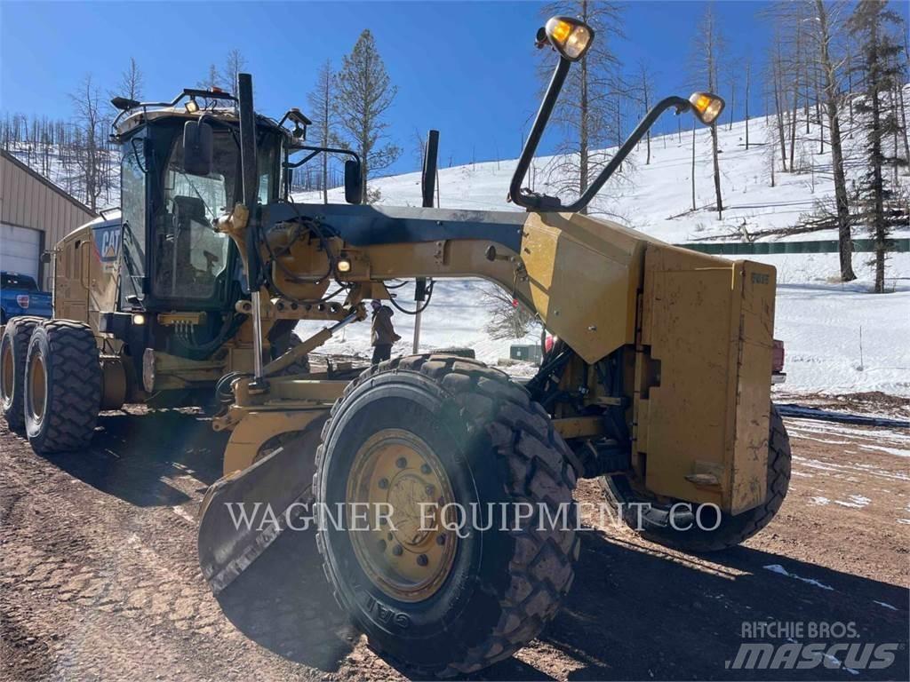 CAT 140M2 AWD Tiehöylät