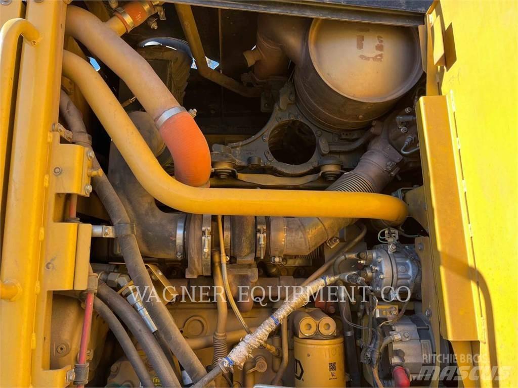 CAT 140M2 AWD Tiehöylät
