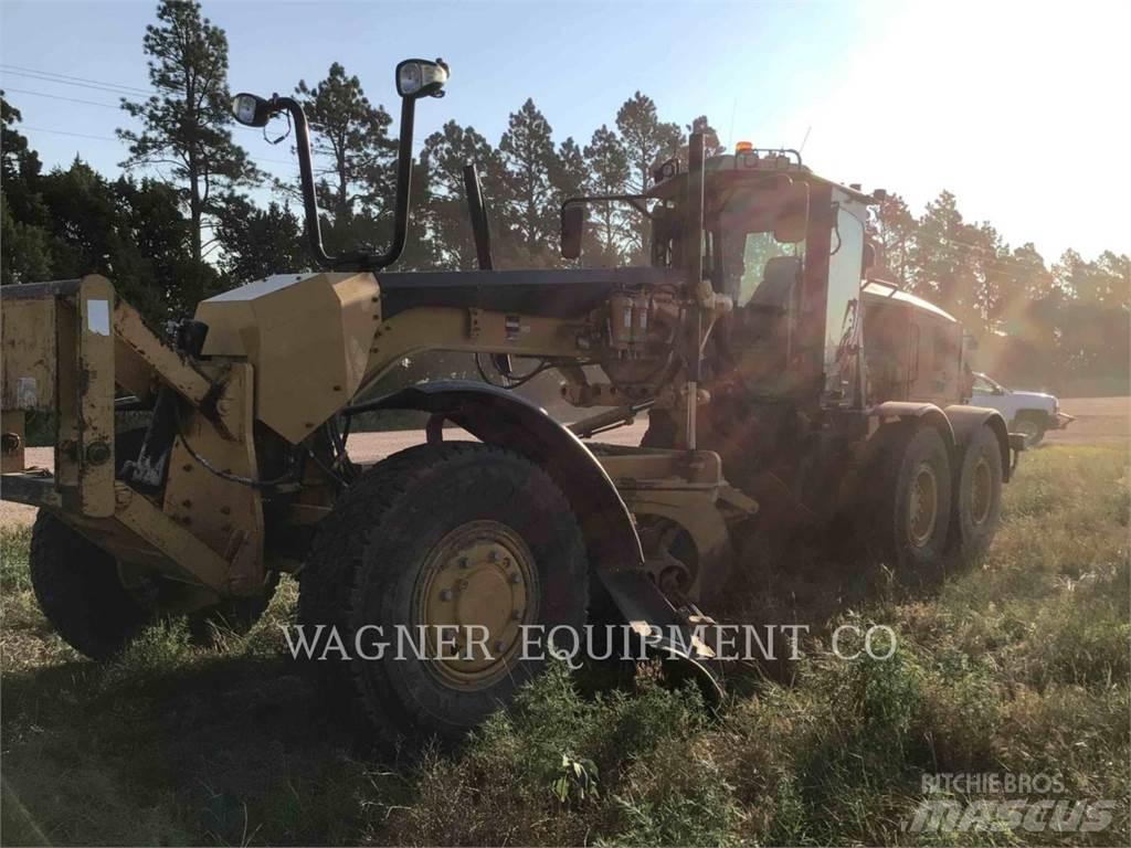 CAT 140M2 AWD Tiehöylät