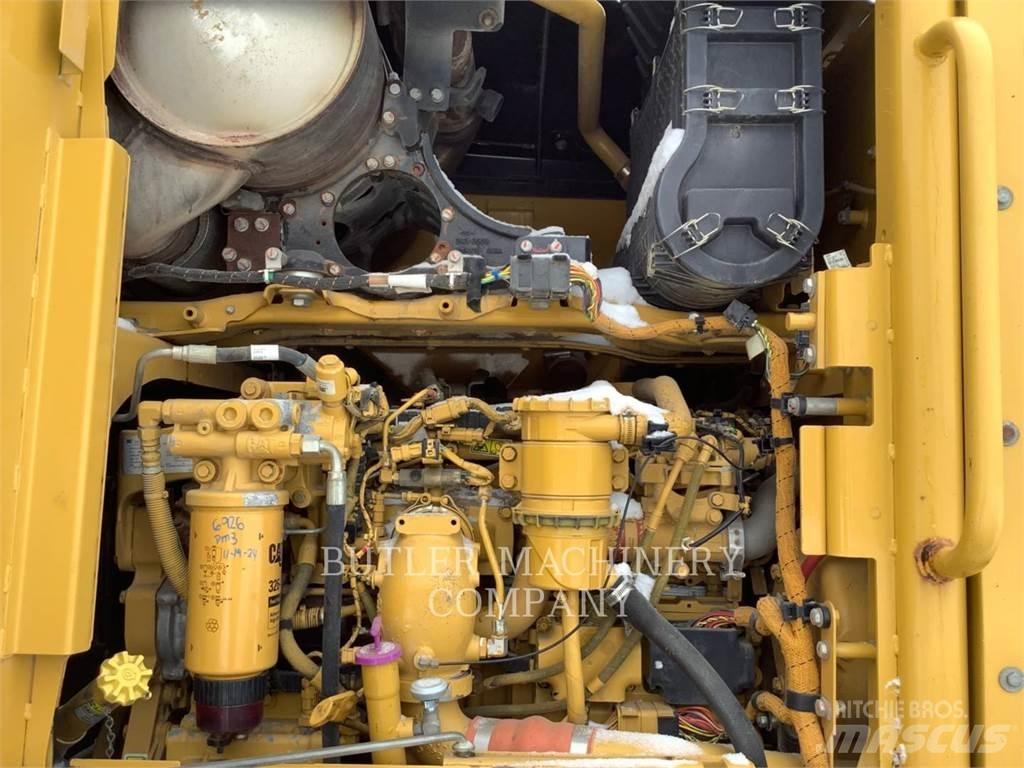 CAT 140M2AWD Tiehöylät