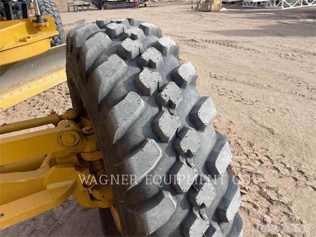 CAT 140M3 Tiehöylät