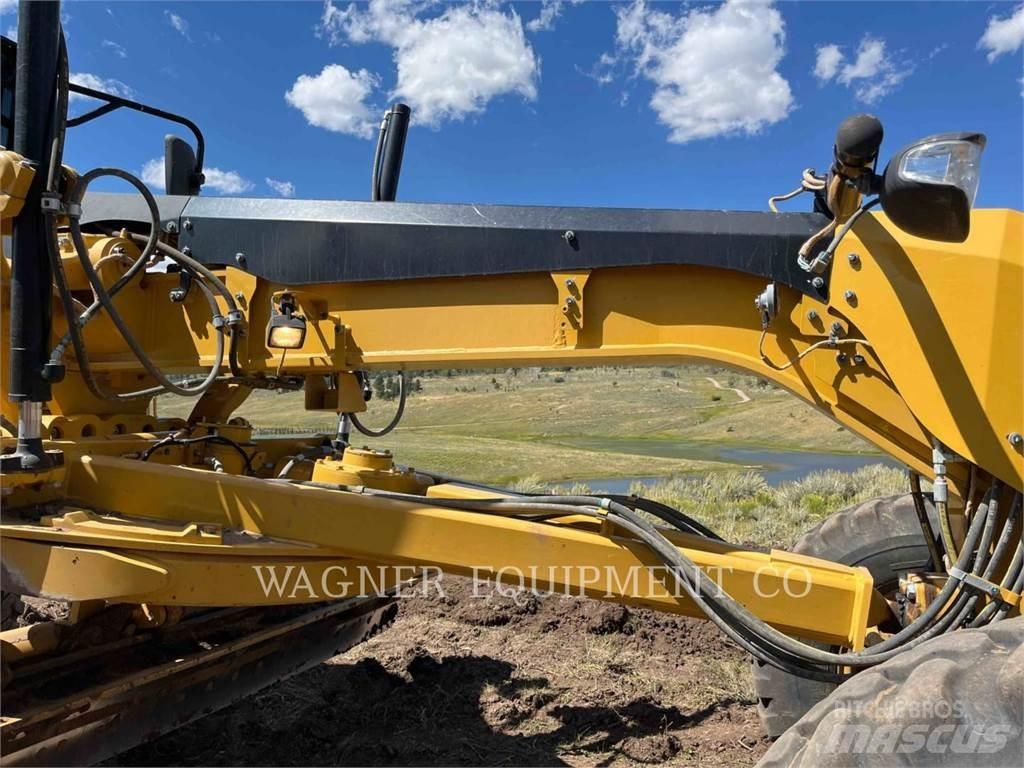 CAT 140M3 Tiehöylät
