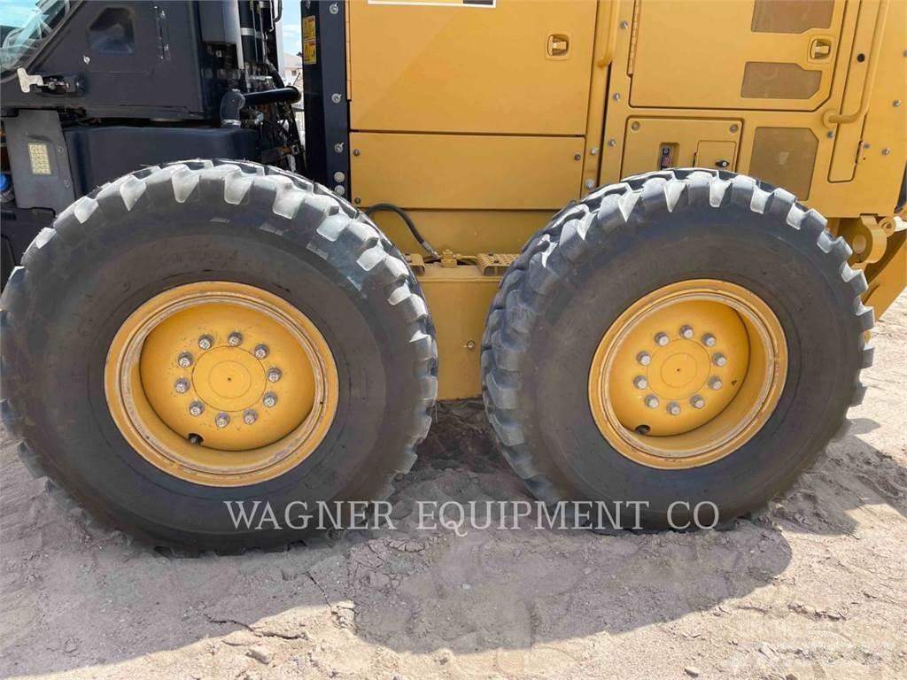 CAT 140M3 Tiehöylät