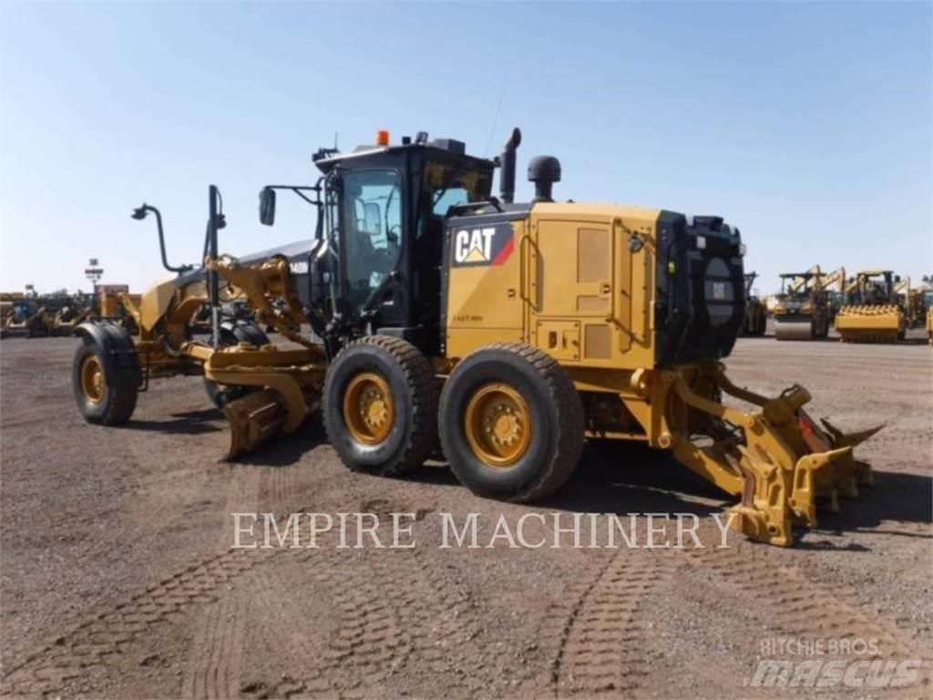 CAT 140M3 Tiehöylät